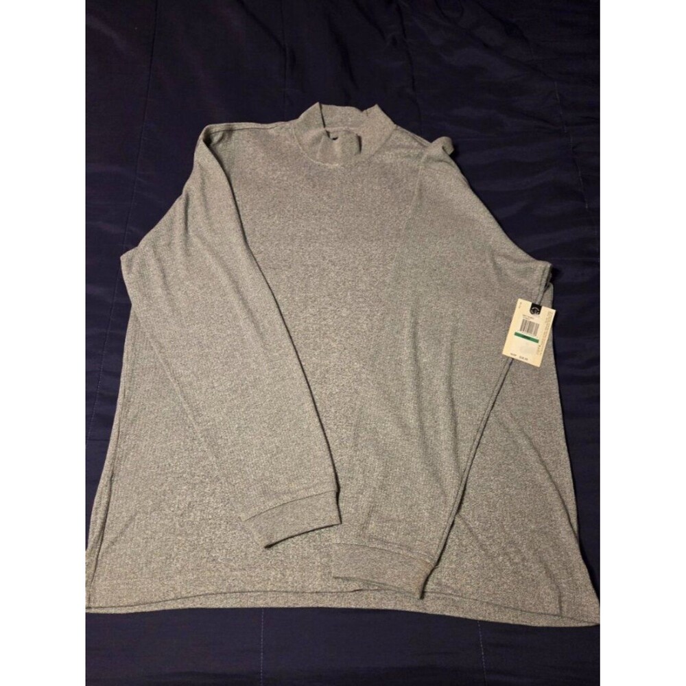 VAN HEUSEN MOCK TURTLE NECK. MENS L.